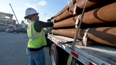Landstar Owner-Operator Unstrapping Load
