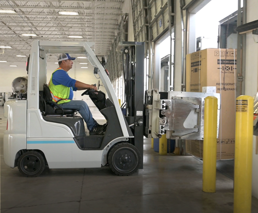 How Transloading Optimizes Cross-Border Logistics